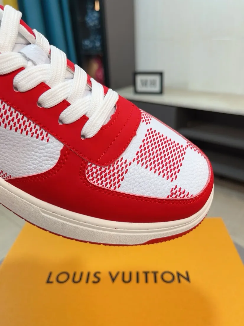 Men's shoes💰400🌹🌹[LV]🌹High-end men's shoes brand: Official website 1:1 Latest masterpiece: The upper is made of Italian imported first-layer cowhide with special materials➕Full genuine leather lining🔥, making walking more convenient and comfortable! Exclusive new style, stunning work [color]! Create a fashionable personality to set off your uniqueness! A must-have for trendy men! Classic🔥Number: 38-44